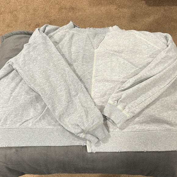 Free people distressed gray sweatshirt size M oversized excellent condition - Picture 6 of 6
